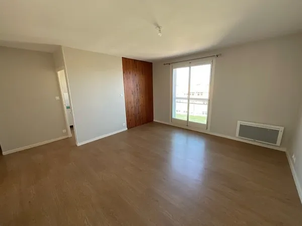 A LOUER - Quartier école militaire - T3 de 68.15m2 avec park