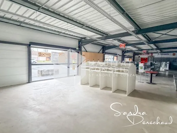 Local commercial 383 m²