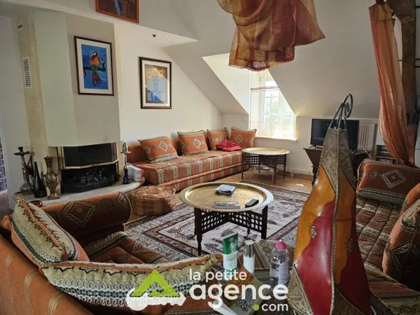 DUN SUR AURON ENSEMBLE IMMOBILIER D'UNE SUPERFICIE DE 180 M2