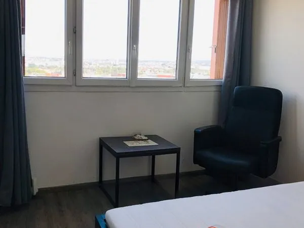 Chambre meublée à Montreuil