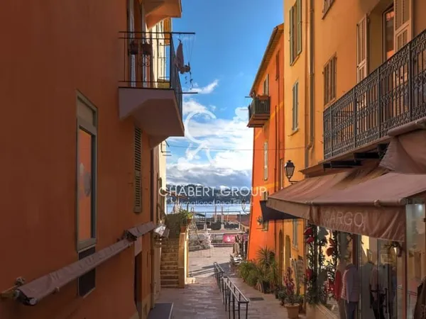 EXCLUSIVITE - VILLEFRANCHE-SUR-MER VIEILLE VILLE STUDIO AVEC MEZZANINE 45 M²