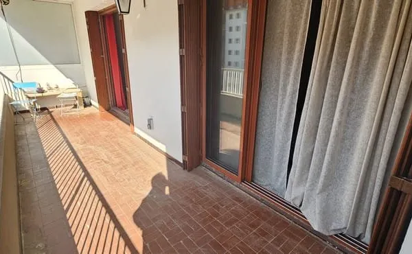 Appartement type 3 , grande terrasse, stationnement dans cop