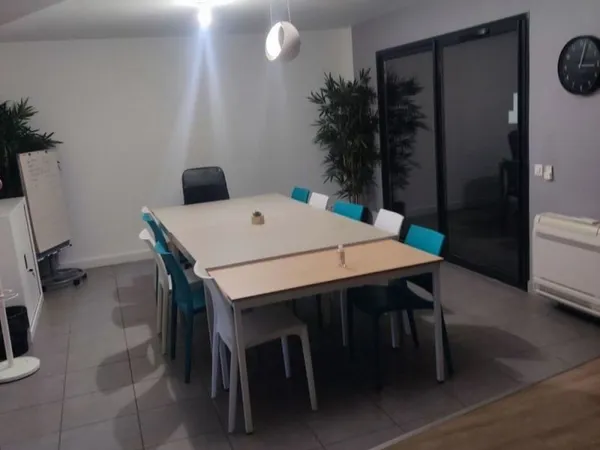 Immeuble de rapport mixte (Bureau+habitations), vendu loué