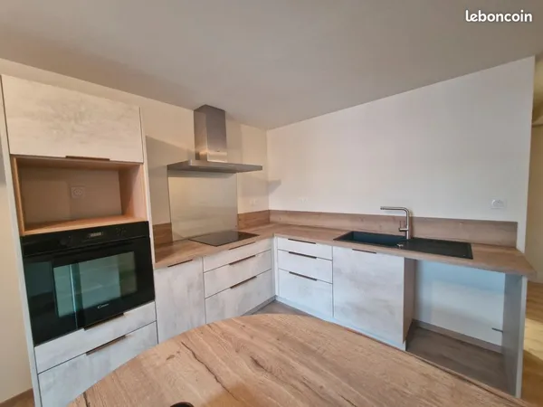 Appartement T3 centre ville de Saint-Palais
