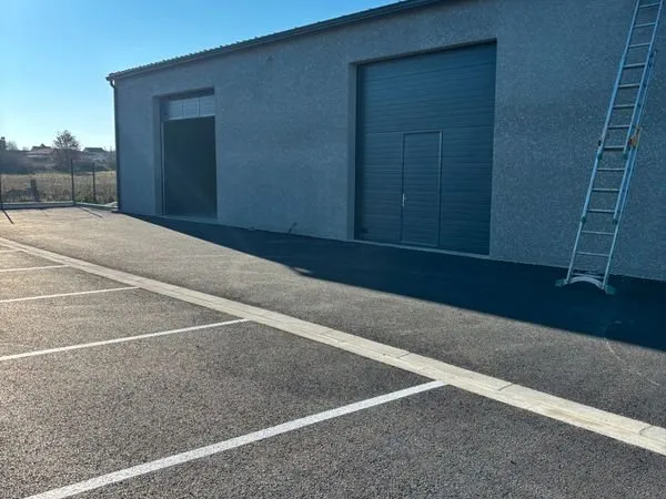 Local pro- entrepot