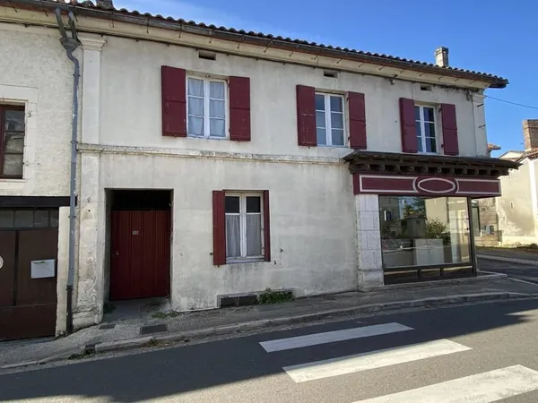 Maison de village de 4 chambres avec jardin et potentiel atelier