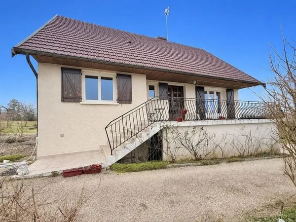 Maison sur sous-sol complet - 4 chambres - 3 723 m² de terrain constructible