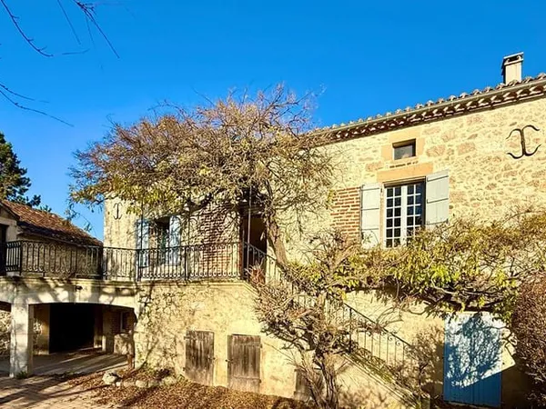LOT - près de PRAYSSAC - Maison en pierre avec appartement, atelier, garage et piscine