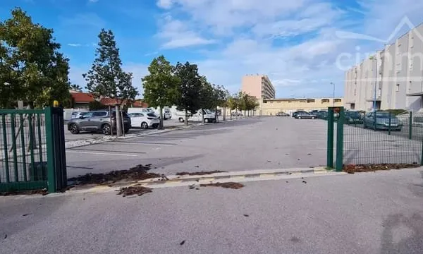 VENTE - ST CYPRIEN PORT 66750 - PLUSIEURS PLACES DE PARKING SECURISEES - PYRENEES ORIENTALES - REGIO