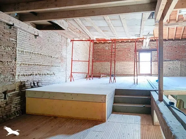 Local 2 pièces 217 m²