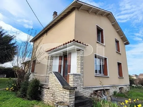 6311-LOUDUN, Maison d'environ 150 m2 avec vie de plain pied poss