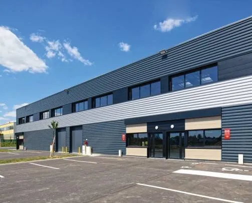 Entrepôt 734 m²