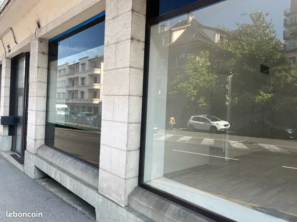 Local Commercial/Professionnel 53m² - Évian-les-Bains