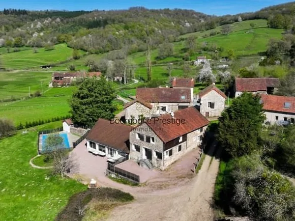 Maison 25 pièces 612 m²