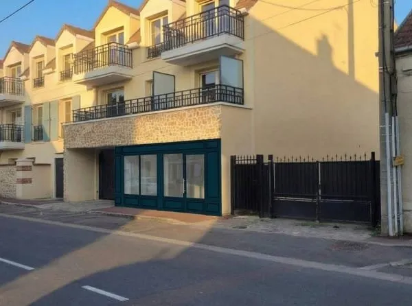 Local commercial 1 pièce 79 m²