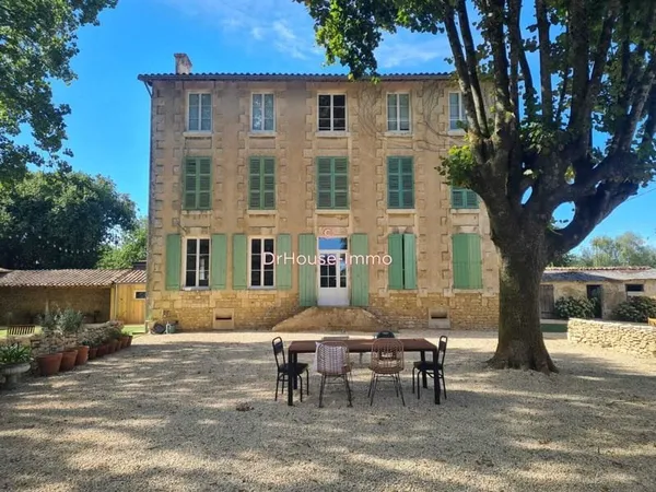 MAISON DE MAÎTRE 272 m² 6 CHAMBRES DÉPENDANCES 400 m² TERRAIN 7 000 m² PISCINE