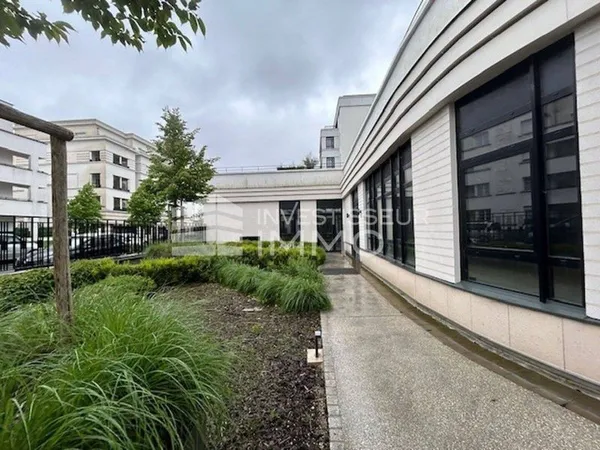 Bureaux 319 m²