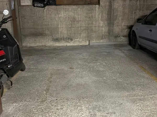 Parking 12 m²