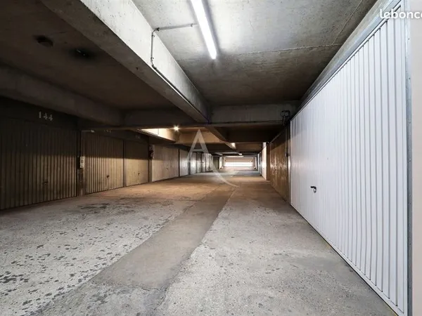 Parking/box AUBERVILLIERS