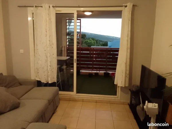 Appartement a louer.. F2.. La plaine st paul