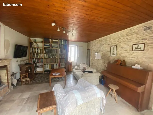 Maison en pierre pleine de charme avec jardin plein sud et sans vis à vis