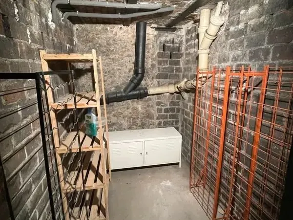Location d'une cave de 4m2 aux batignolles rue brochant