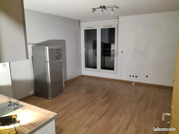 Location F2 Caen