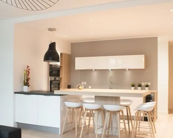 retour de lot !!Magnifique 2P plein SUD avec grand balcon !