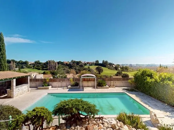 Villa d'exception avec vue panoramique sur le golf de Fontca