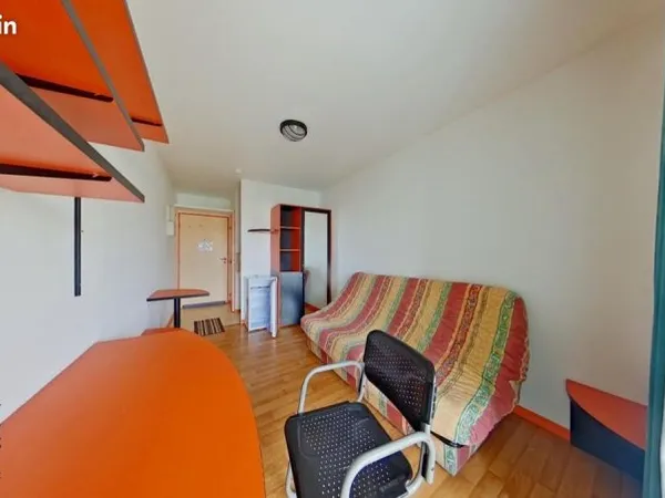 Studio 1 pièce 13 m²