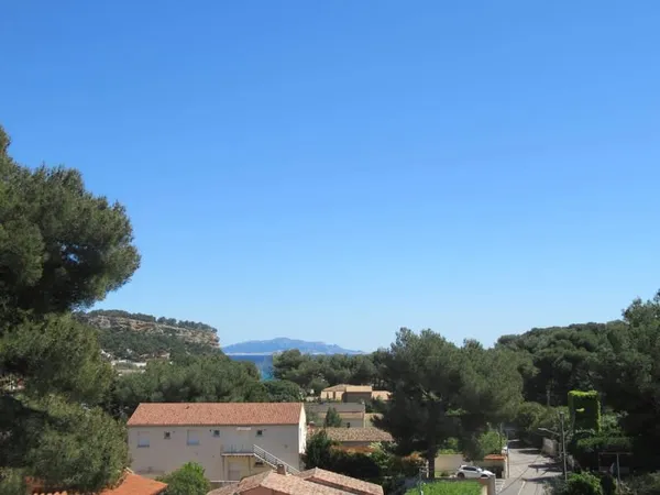 Maison 5 chambres, stationnements, jacuzzi sur Carry le Roue