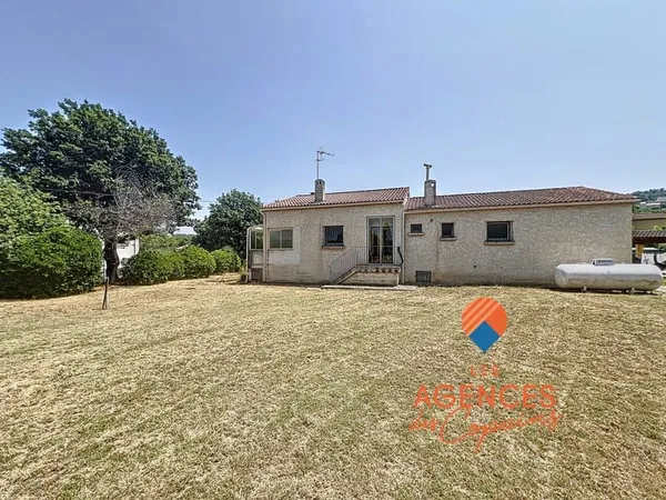 LA SEYNE / LIMITE SIX-FOURS SAINT JEAN, VILLA T5 AVEC 1500m2