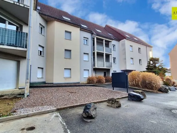Village-Neuf au calme: appartement rez-de-jardin de 2 pièce