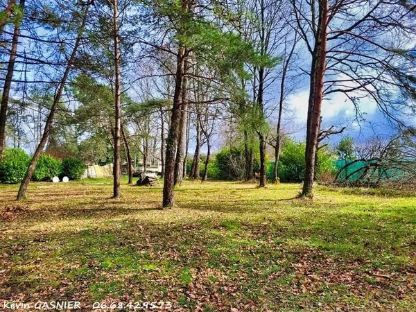 DIRAC (16410) : Terrain constructible de 1043m2 a viabiliser