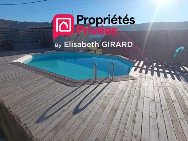 Rare Secteur Epeugney- Maison de plain-pied avec piscine, grandes dépendances et abri caravane