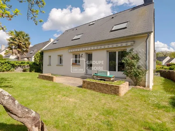 EXCLUSIVITE AGENCE GIBOIRE - MAISON DE TYPE 7 - 129.10m² habitables - 143.10m² au sol