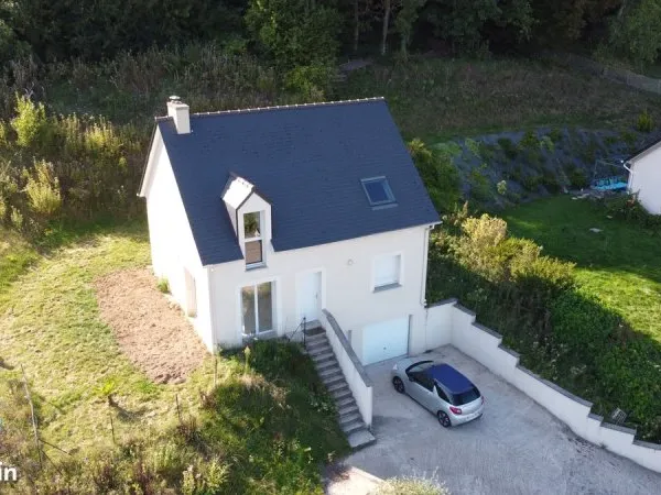 Maison 4 chambres, grand garage, terrain