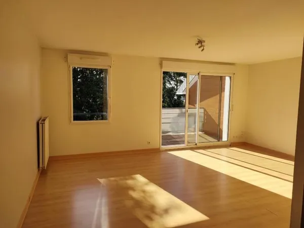 Appartement de type 3 avec Parkings + Cave