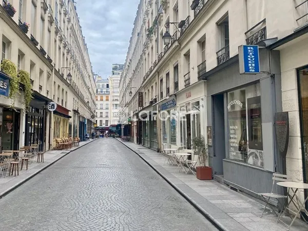 Local 235 m²