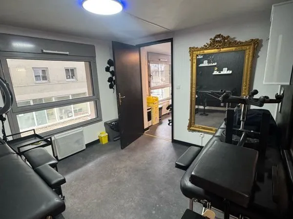 Local commercial privé 12m2 - Lyon Charpenne