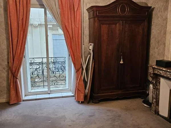 A vendre 3 pièces de 90 m² quartier Comédie