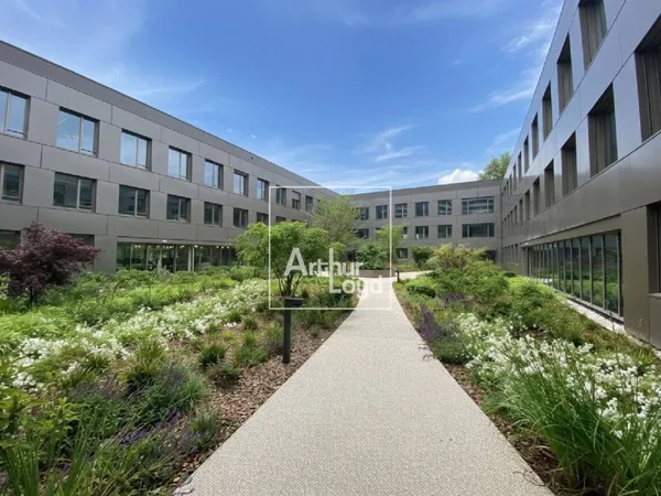 Bureau 4046 m²