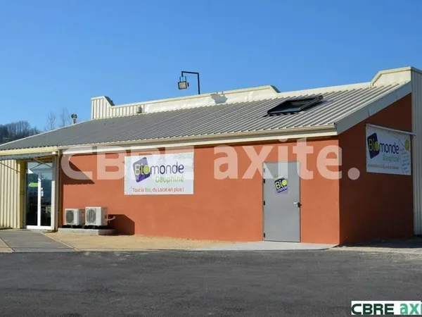 Local commercial 186 m²