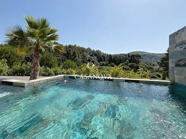 VUE PANORAMIQUE, dans un environnement calme et verdoyant sans être isolé, VILLA CONTEMPORAINE 2023 