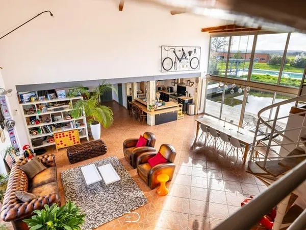 Maison 6 pièces - 310 m² - Parcelle de 10.000 m²