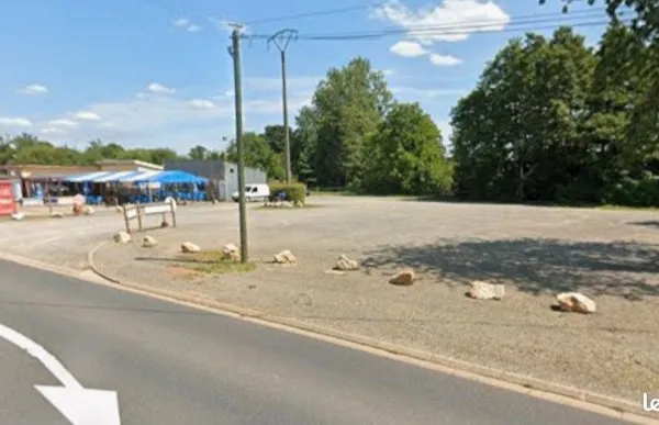 Commerce Location Domfront en Poiraie  150m² 1250€