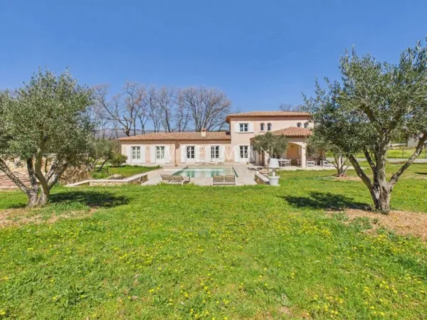 Villa de qualité avec piscine - Callian