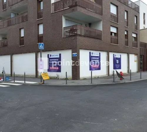 Local commercial 266 m²