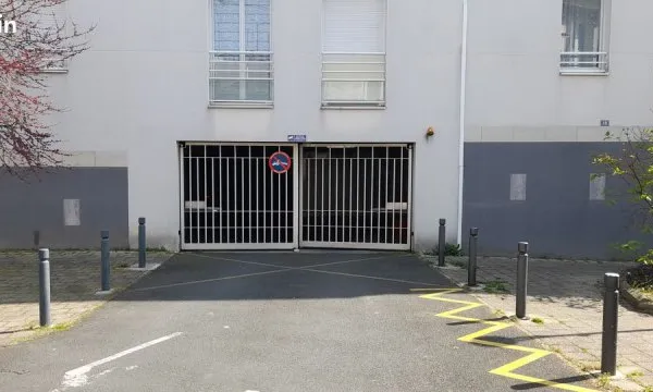Emplacement parking couvert