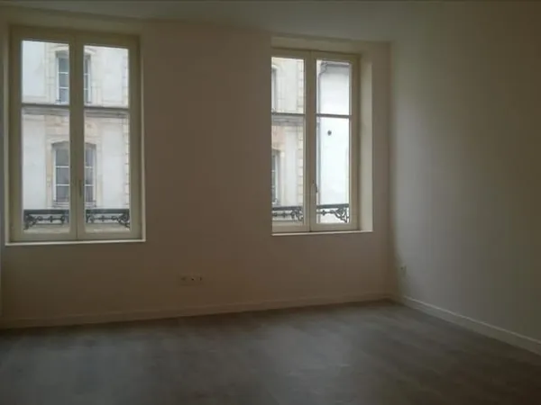 T1 EQUIPE - RUE SAINT NICOLAS - NANCY